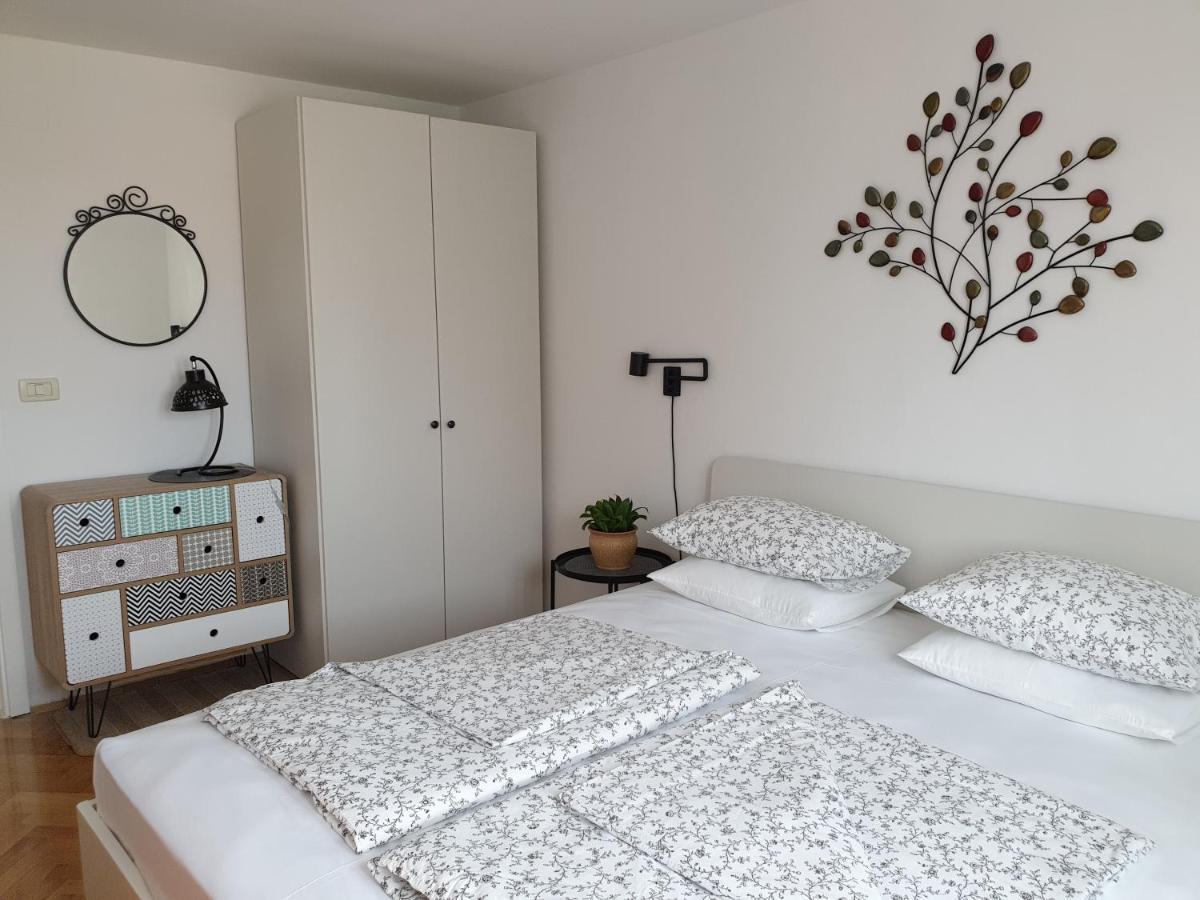 Apartment Maeistro By Privileggio Residence روفينج المظهر الخارجي الصورة
