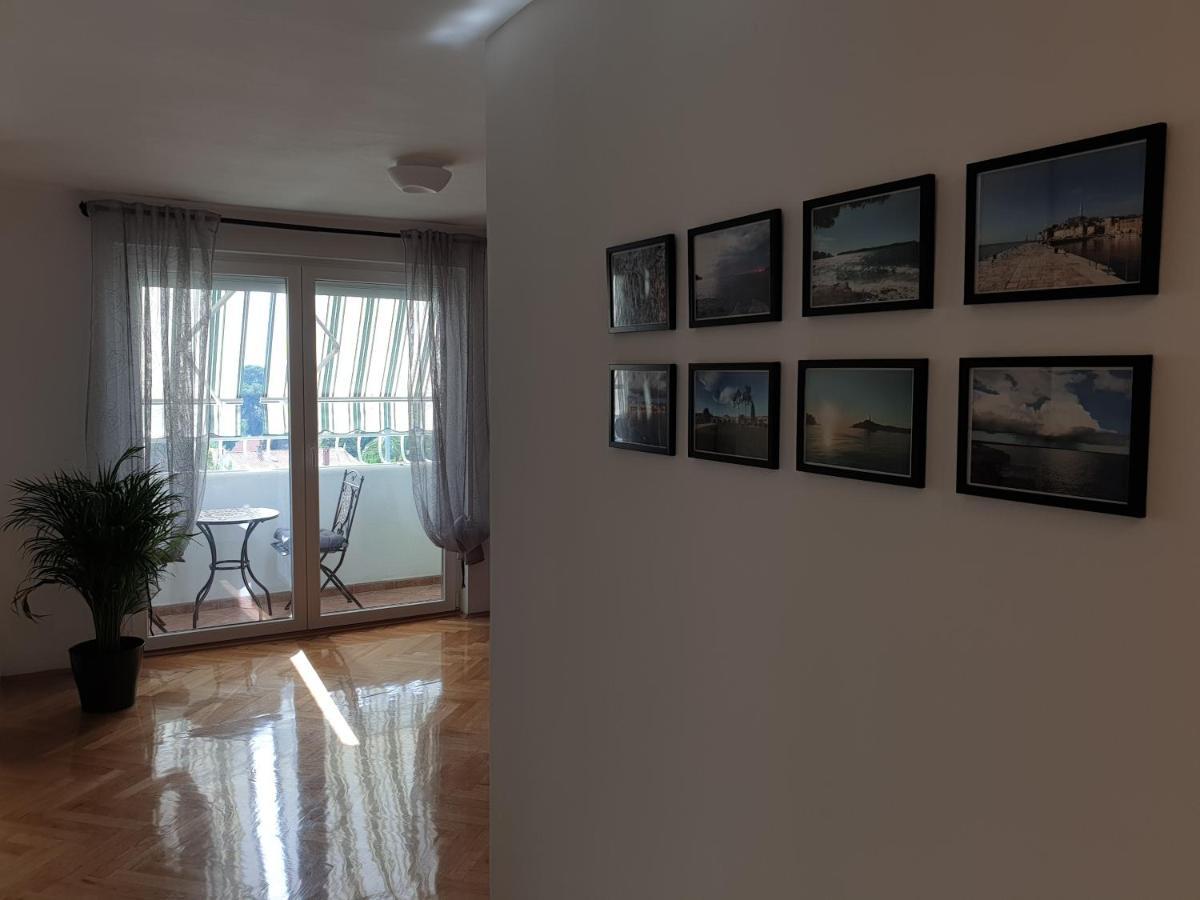 Apartment Maeistro By Privileggio Residence روفينج المظهر الخارجي الصورة